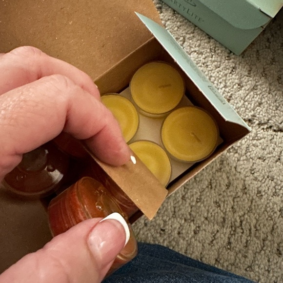 Universal Tealight Sampler Set - Picture 4 of 5